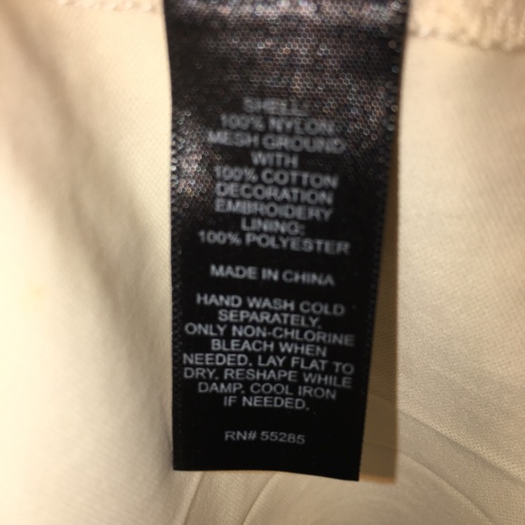 EXPRESS 🥳🧚🏿♂️Host Pick 🍀Cream Lace Slip Dress - Picture 8 of 8